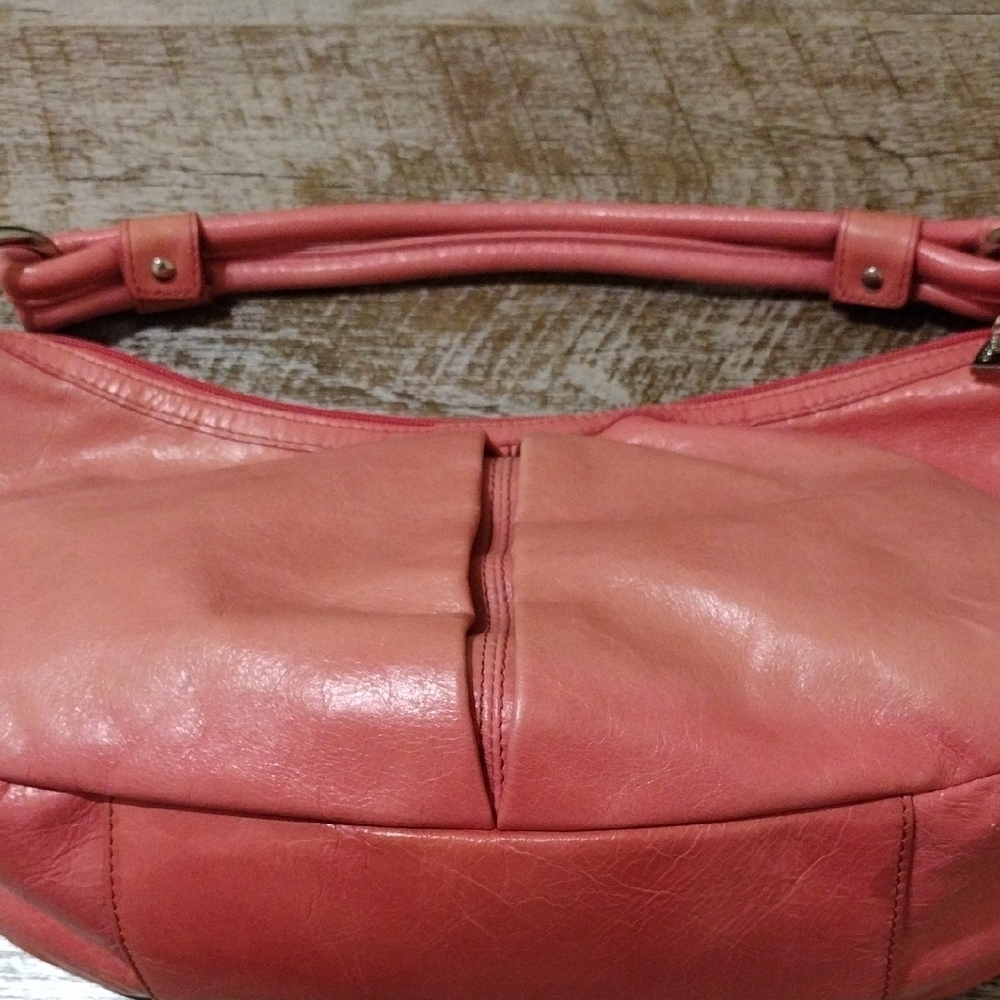 HOBO Pink Leather Hobo Bag with Curved Shape and Single Handle - Picture 7 of 14